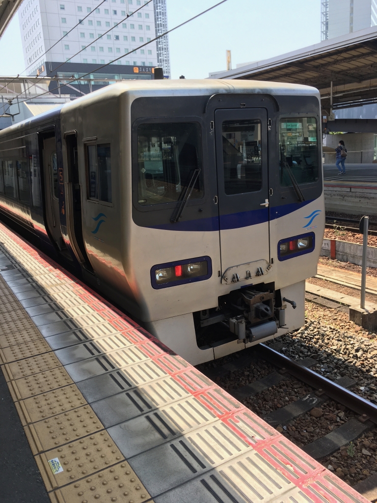 岡山ー松山間は特急しおかぜと高速バス どっち 所要時間 運賃 本数などを比較 電車と歴史の旅行